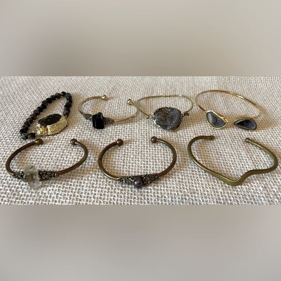 Jewelry - Bundle of 7 bracelets